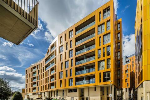 Cable Walk, London SE10