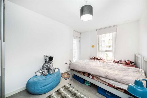 2 bedroom flat for sale, Cable Walk, London SE10