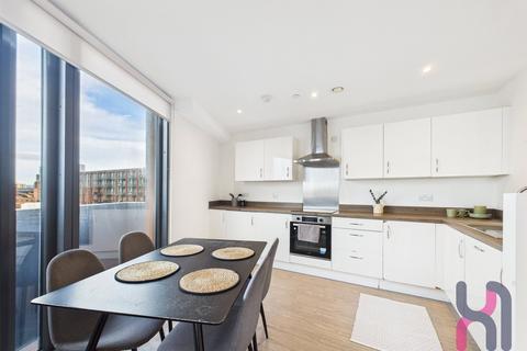 3 bedroom flat to rent, The Landmark, 30 Oldfield Road, Salford, M5