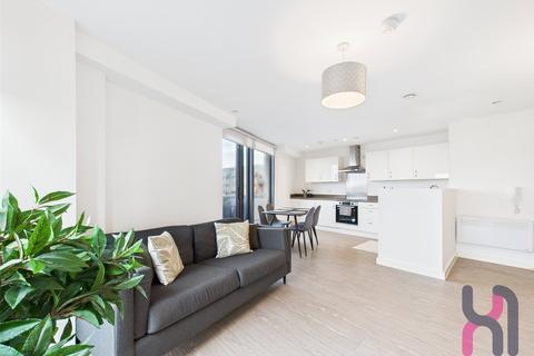 3 bedroom flat to rent, The Landmark, 30 Oldfield Road, Salford, M5
