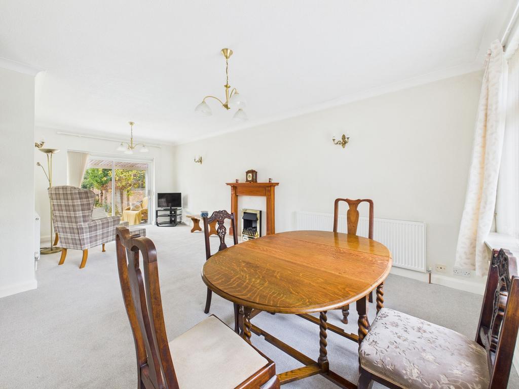 Lounge/Dining Room