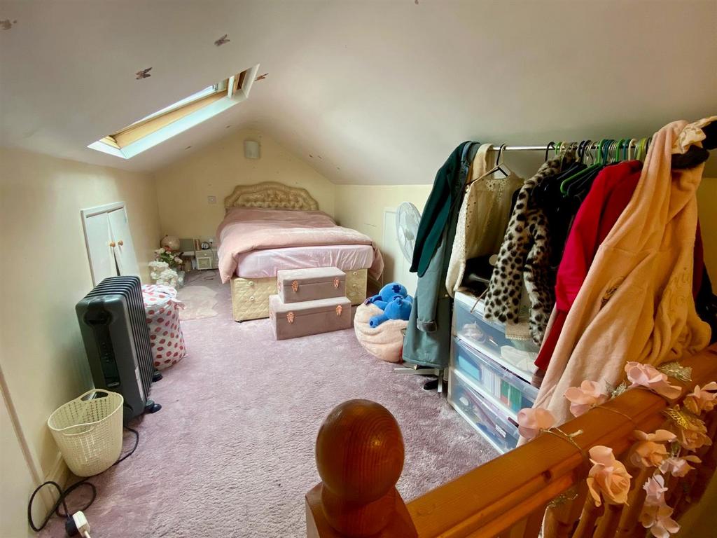 Attic room.jpg