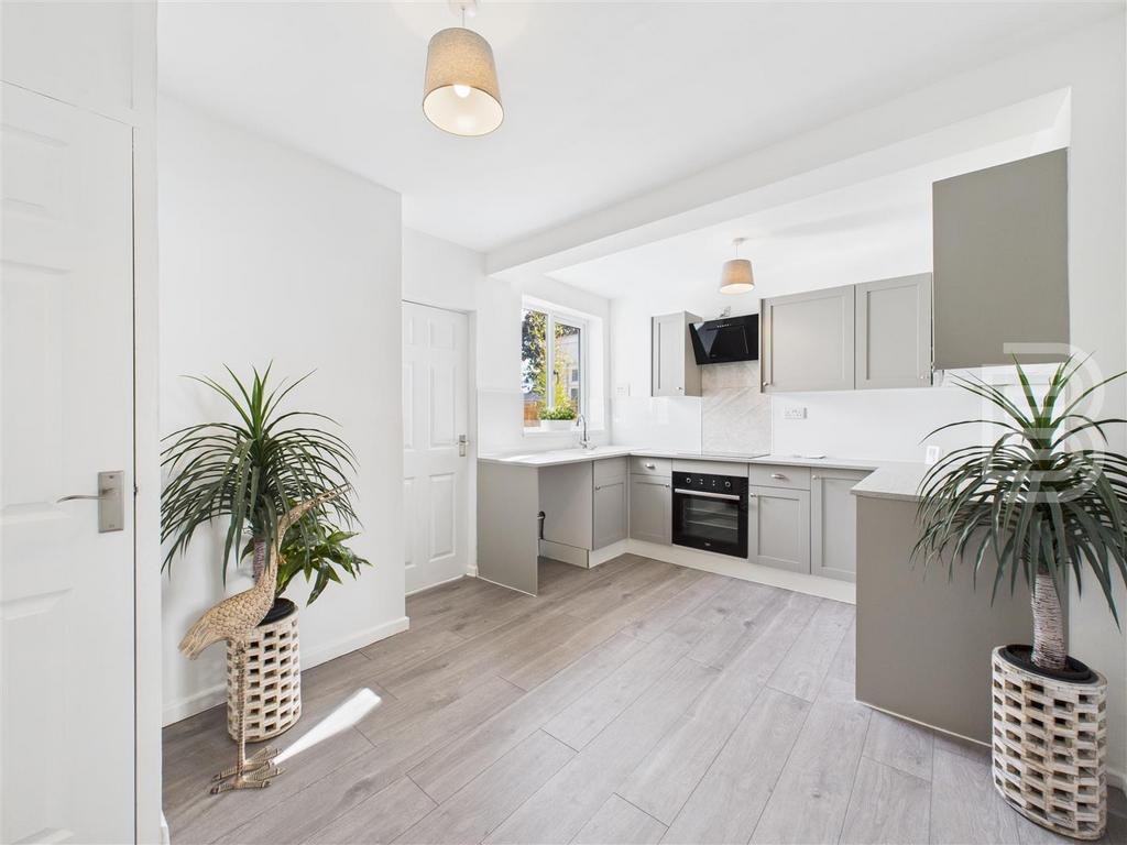 CAM05587 G0-PR0051-STILL007.jpg