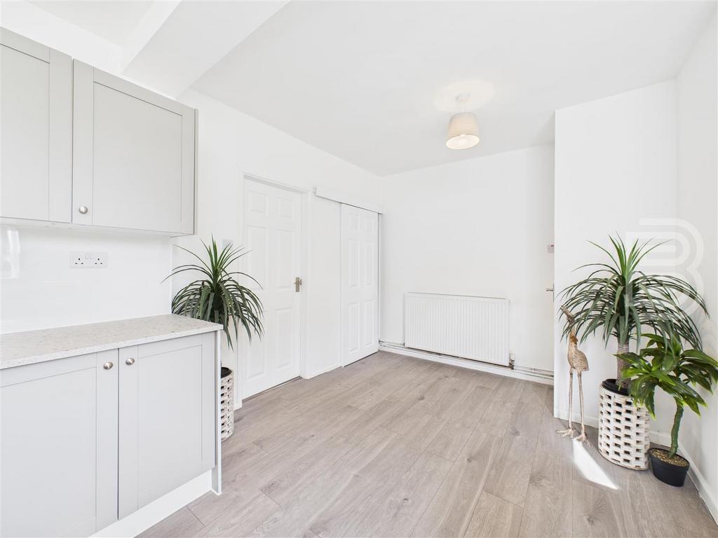 CAM05587 G0-PR0051-STILL009.jpg