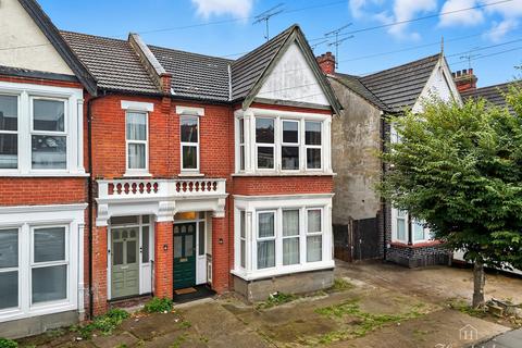 Valkyrie Road, Westcliff-on-sea, SS0 8
