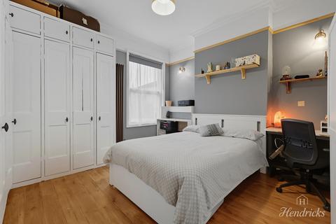 3 bedroom flat for sale, Valkyrie Road, Westcliff-on-sea, SS0 8