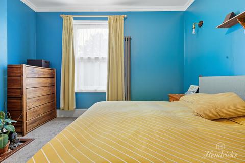 3 bedroom flat for sale, Valkyrie Road, Westcliff-on-sea, SS0 8