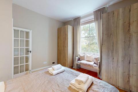 1 bedroom apartment for sale, Luxury 1-Bed  Study Apartment on Ladbroke Square, Notting Hill