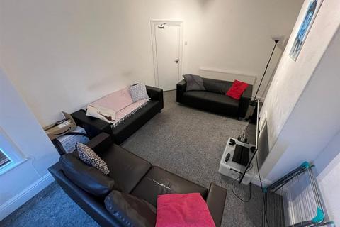 5 bedroom property to rent, Stanmore Street, Burley, Leeds, LS4 2RS