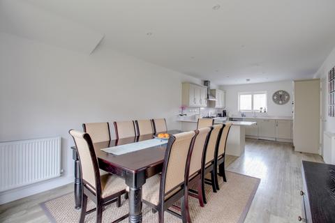 4 bedroom detached house for sale, Seddon Gardens, Leighton Buzzard, LU7