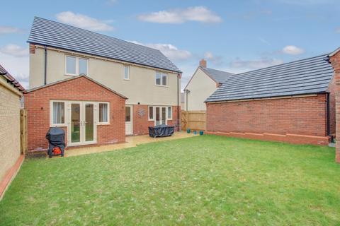 4 bedroom detached house for sale, Seddon Gardens, Leighton Buzzard, LU7