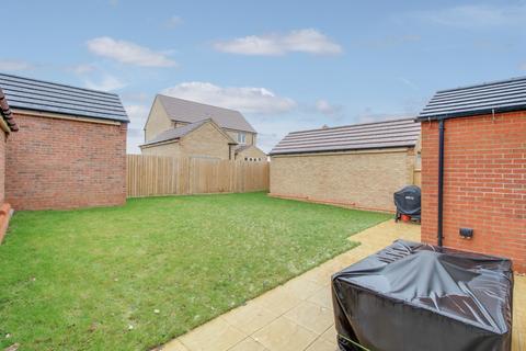 4 bedroom detached house for sale, Seddon Gardens, Leighton Buzzard, LU7