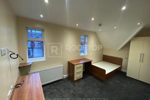 8 bedroom house to rent, Cardigan Road, Leeds LS6