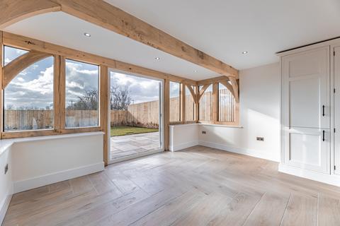 4 bedroom semi-detached house for sale, Kenyon Lane, Lowton, Warrington, Greater Manchester, WA3 1LQ