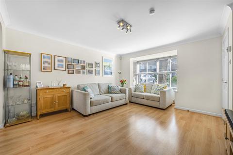 undefined, Highfield, Carpenders Park WD19