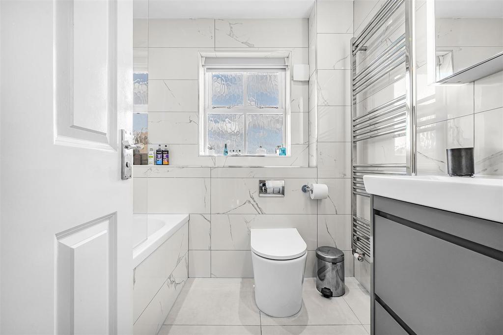 Family Bathroom:
