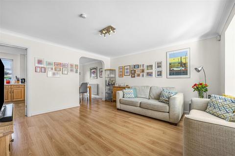 undefined, Highfield, Carpenders Park WD19