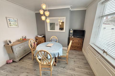 3 bedroom semi-detached house for sale, Waverley Avenue, North Shore FY1