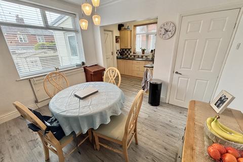 3 bedroom semi-detached house for sale, Waverley Avenue, North Shore FY1