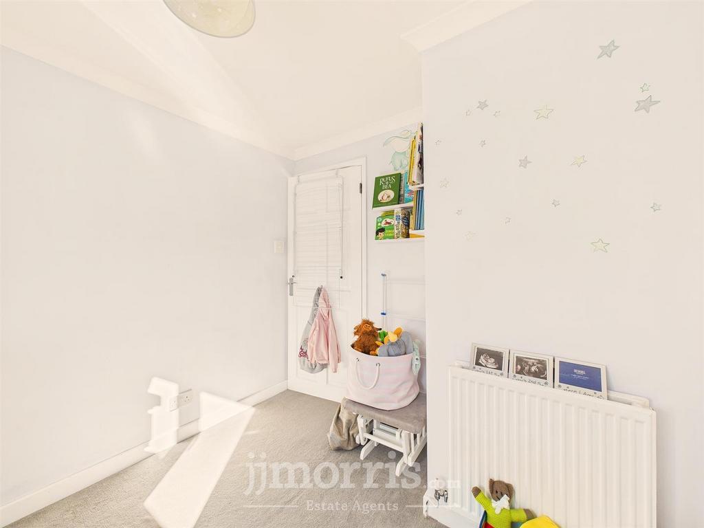 CAM05297 G0-PR0098-STILL033.jpg