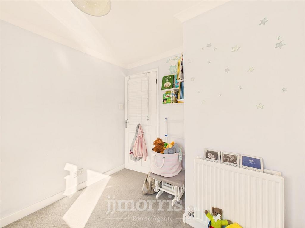 CAM05297 G0-PR0098-STILL033.jpg