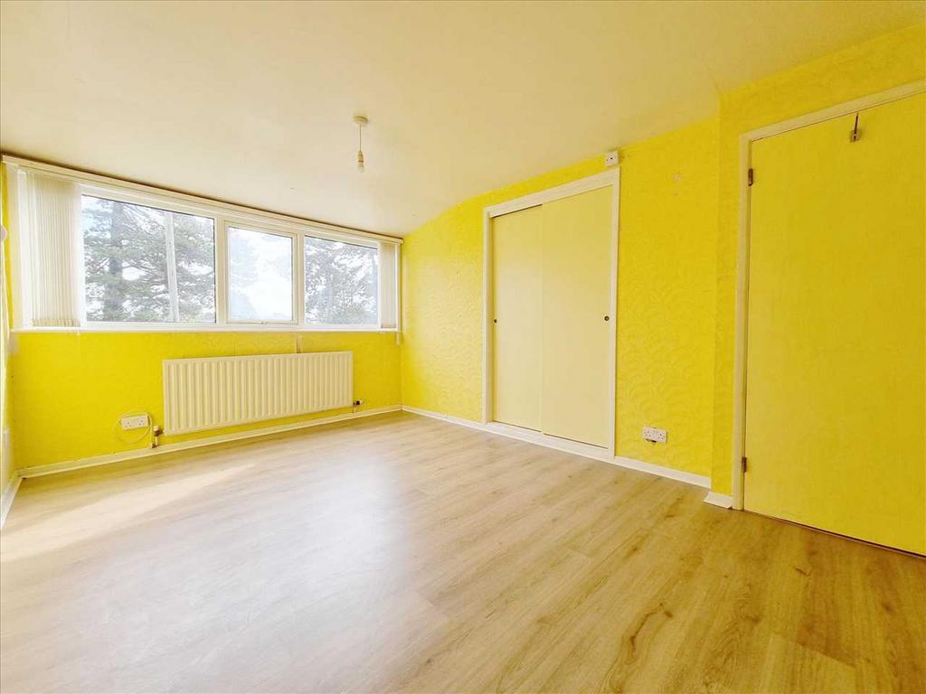 Bedroom 1: