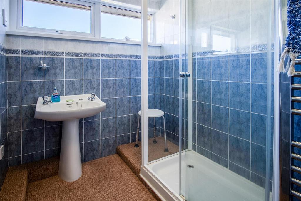 Shower Room &#43; WC