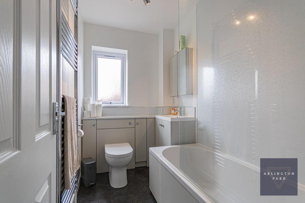 43, Blithewood Gardens Norwich, NR7 8 PT-04.jpg