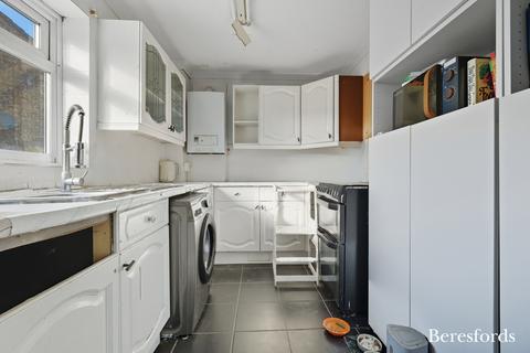 3 bedroom semi-detached house for sale, Brocksparkwood, Brentwood, CM13