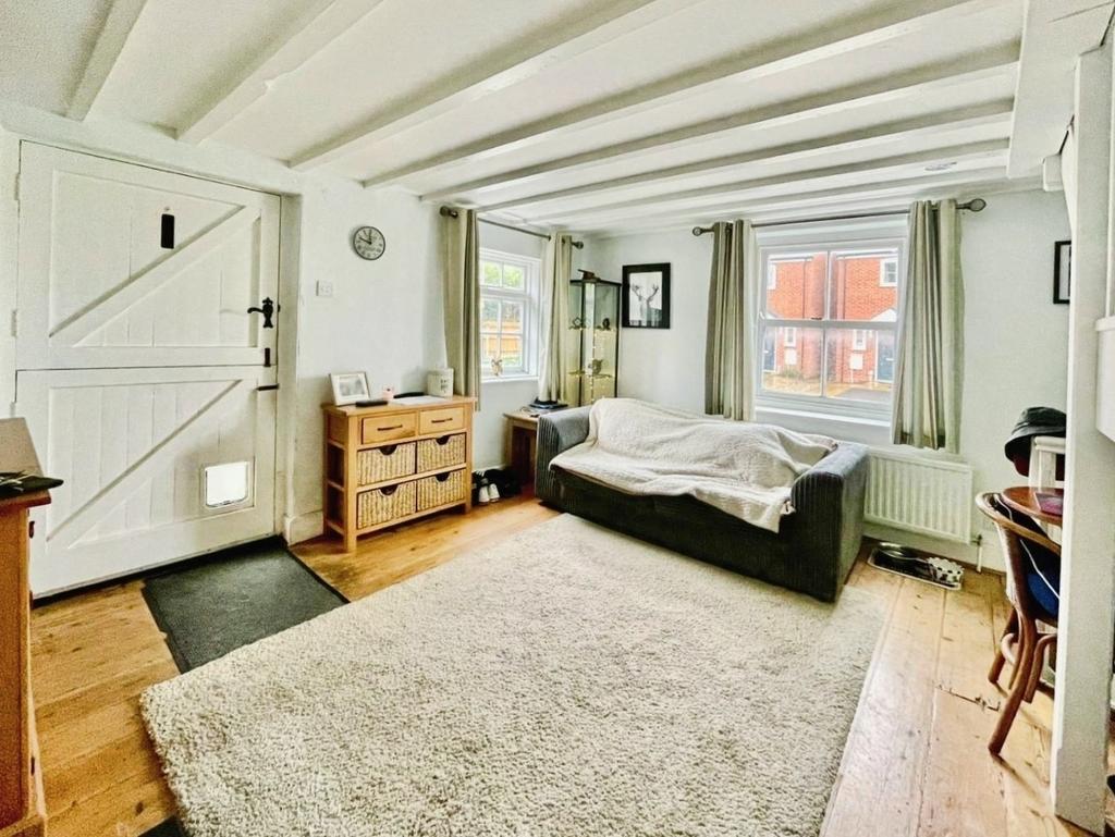 Pbox-bedroom-346628.JPG