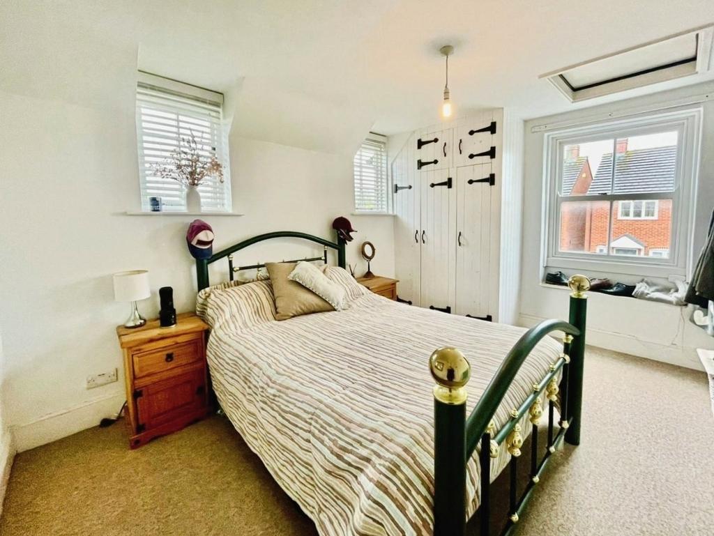 Pbox-bedroom-346628.JPG