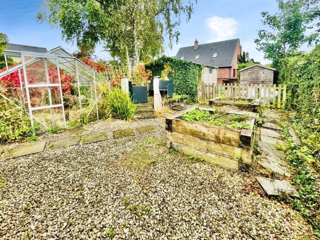 Pbox-garden-346628.JPG