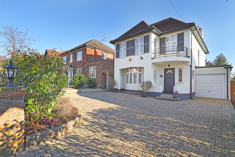 Stradbroke Grove, Essex IG9