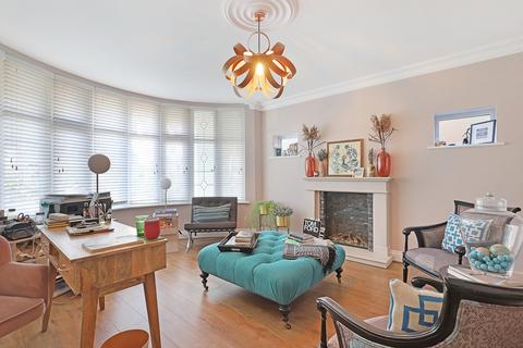 5 bedroom detached house for sale, Stradbroke Grove, Essex IG9