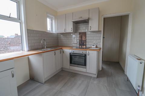 3 bedroom flat to rent, Milton Avenue