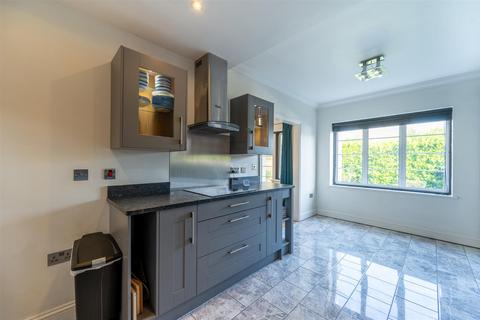 3 bedroom detached house to rent, Culver Drive, Hayling Island PO11