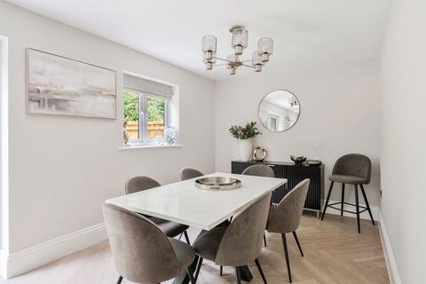 4 bedroom detached house for sale, Surrey RH19