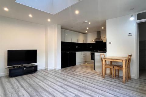 undefined, Romford Road, Forest Gate, London