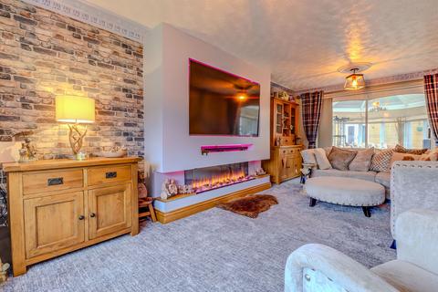 4 bedroom detached house for sale, Falcon Close, Leicester Forest East, LE3