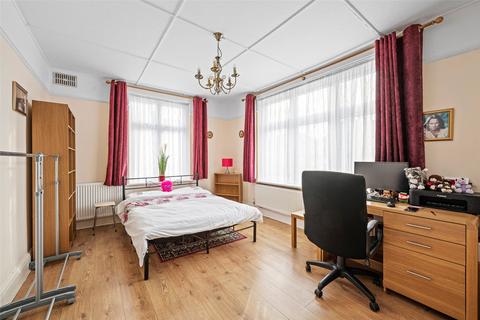 3 bedroom bungalow for sale, Brampton Road, Bexleyheath, DA7