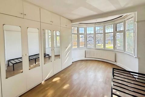 undefined, Elgar Avenue, Surrey KT5