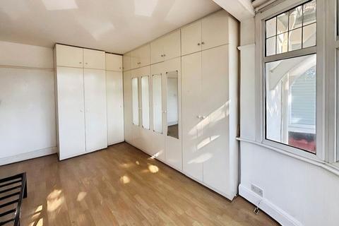 undefined, Elgar Avenue, Surrey KT5