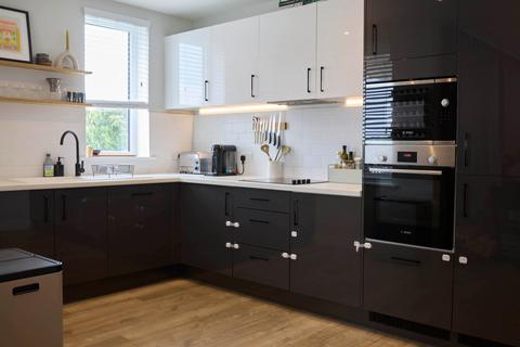 2 bedroom apartment for sale, at Beck Square, London, London E10