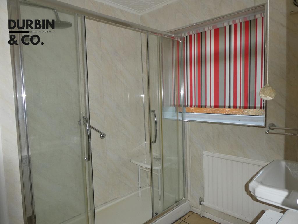 A-mostyn3.shower1.JPG