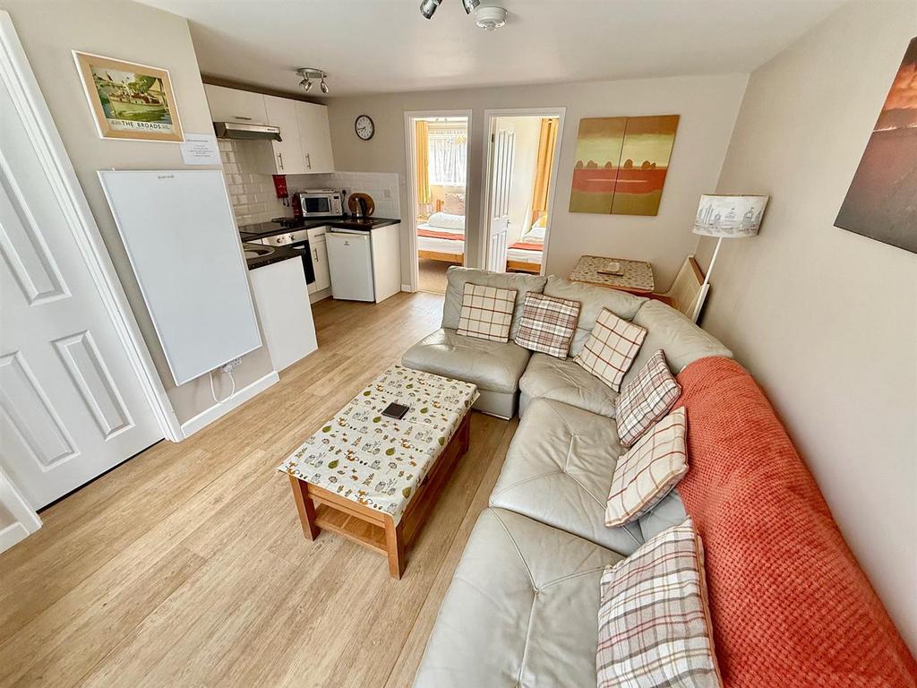 Open Plan Living Room/Dining Area