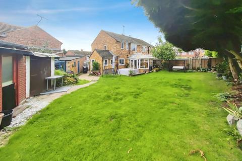 3 bedroom semi-detached house for sale, Sycamore Close, Sandhurst
