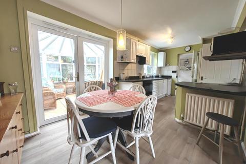 3 bedroom semi-detached house for sale, Sycamore Close, Sandhurst
