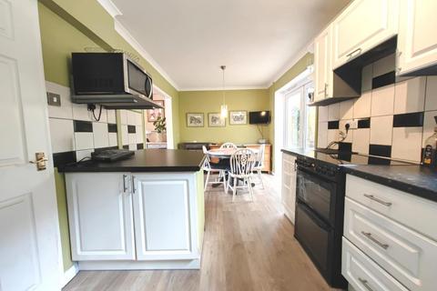 3 bedroom semi-detached house for sale, Sycamore Close, Sandhurst