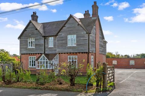 undefined, 16 Kinnersley, Severn Stoke, Worcestershire. WR8 9JR