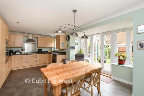 4 bedroom semi-detached house for sale, Millfield Close, Horley RH6